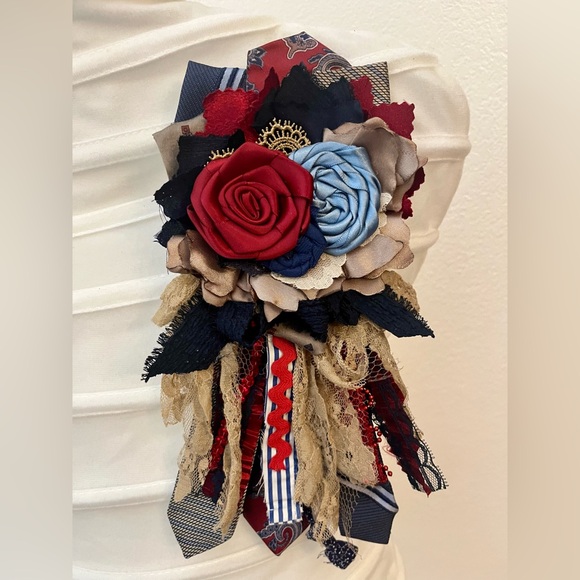 SALE 🛑 Handcrafted Fabric Brooch with Red, Tan and Blue Accents - Picture 1 of 5